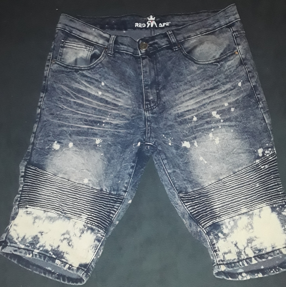 Red Ape Men's Jean Shorts. Size 36.
